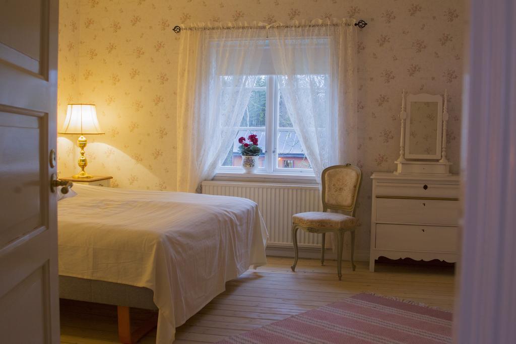Hallebergs Bed&Breakfast Skara Quarto foto